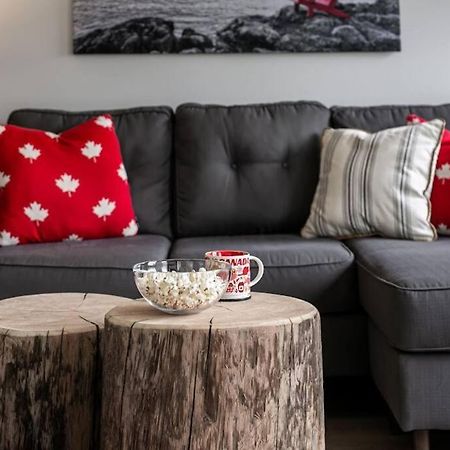 Lovely 2 Bedroom Suite Steps From The Beach Victoria Eksteriør bilde